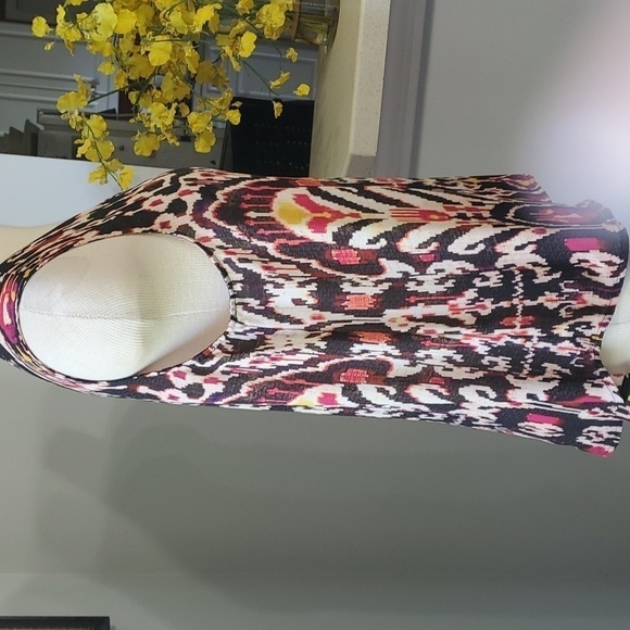 Women's summer sleevless top. By a.n.a. size medium.  V neck great color, design - Picture 3 of 7